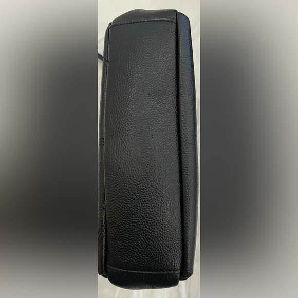 Elegant Black Cross Body Bag - Picture 7 of 16